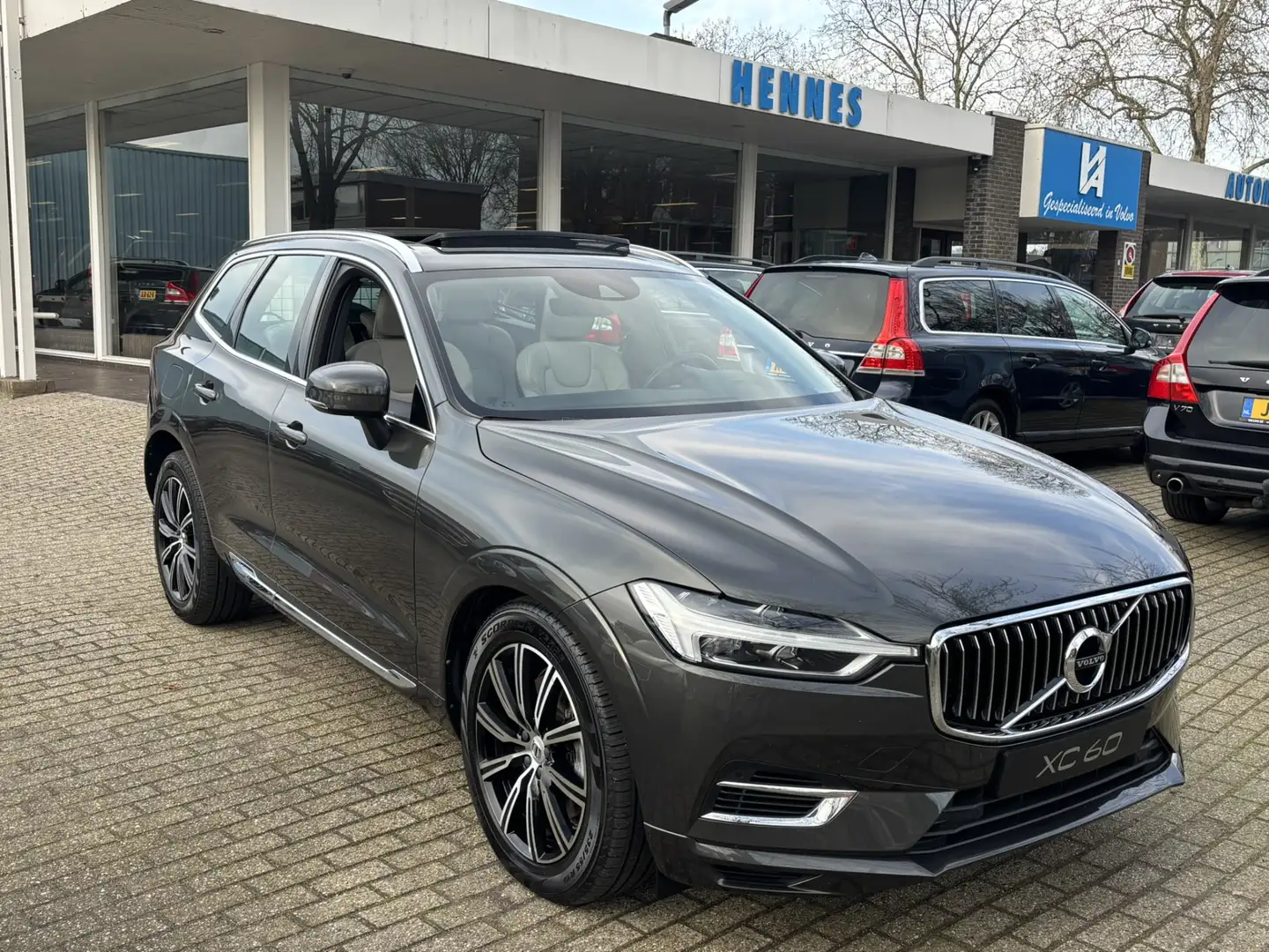 Volvo XC60 T8 AWD Inscription Luchtvering Pano Gris - 1