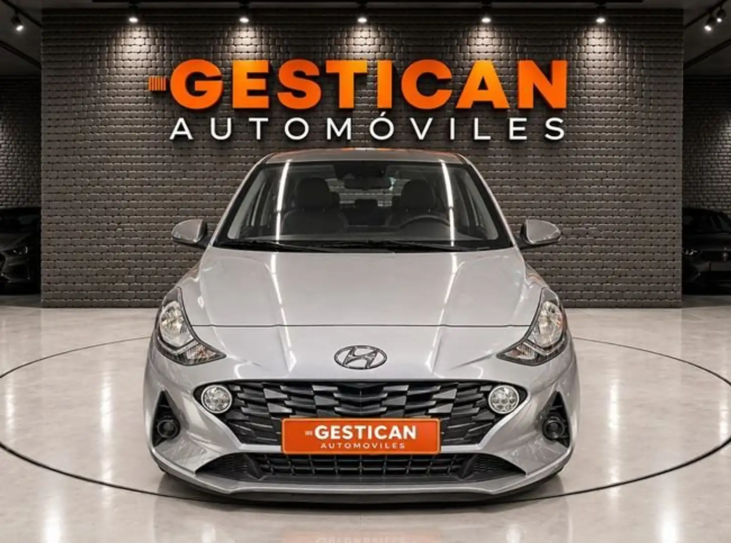 Hyundai i10 1.0 Klass AT Gris - 2