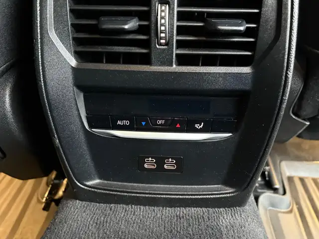 BMW 3 Series view 9