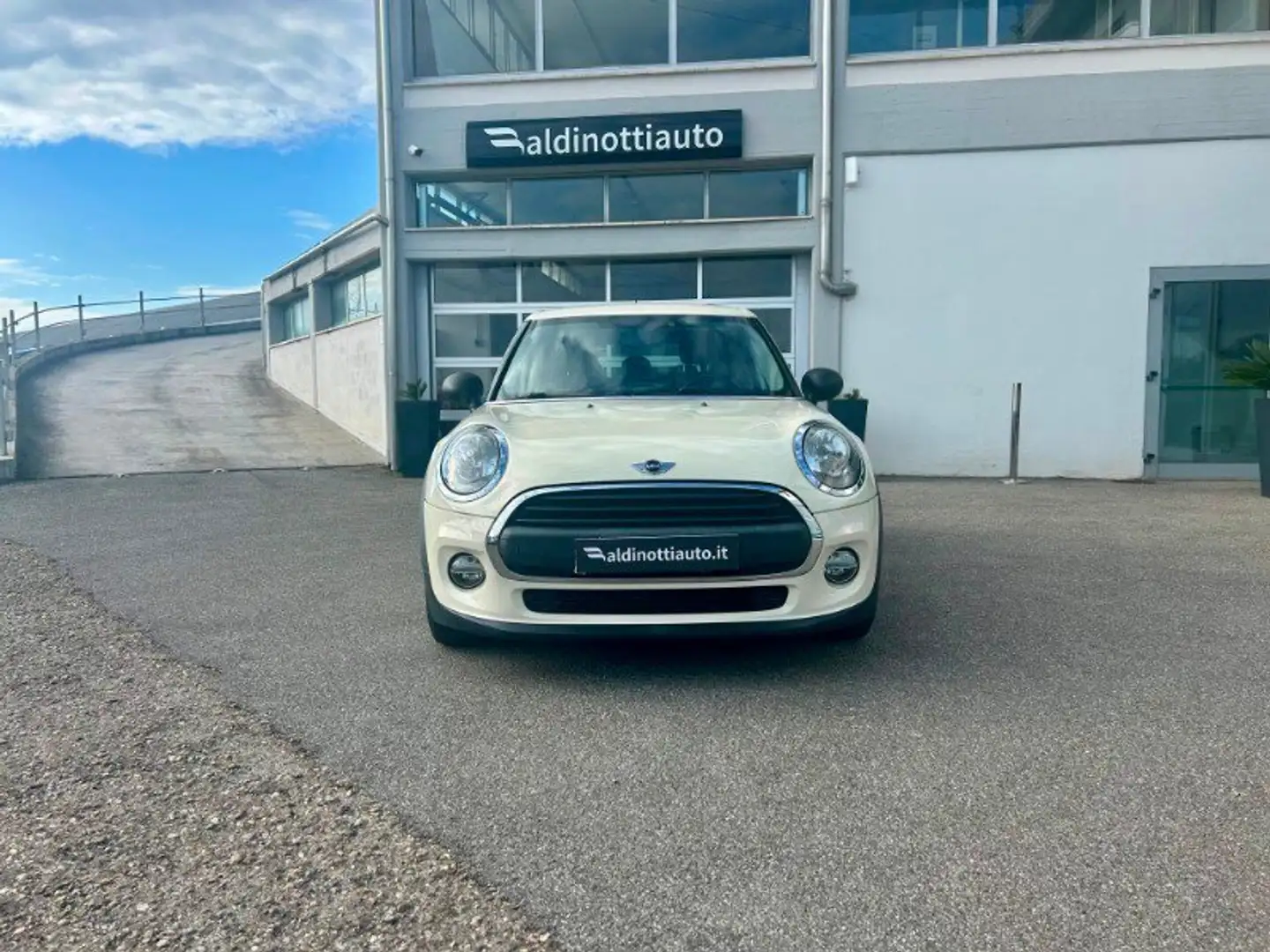 MINI One Mini 1.2 One 75 CV 5 porte Bianco - 2