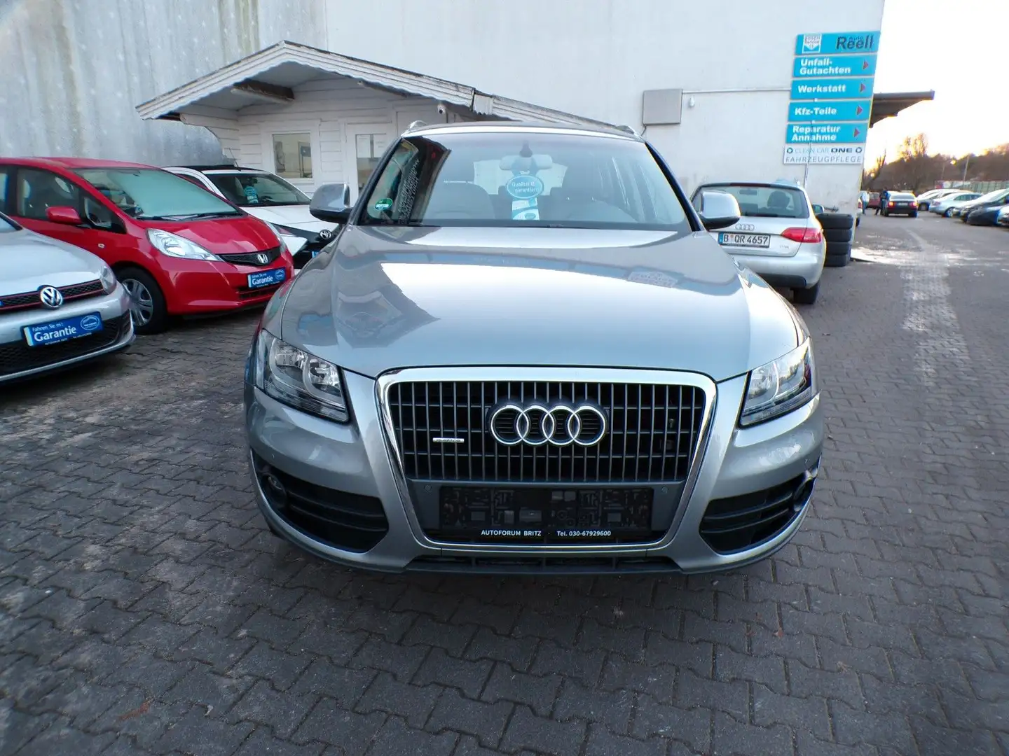 Audi Q5 2.0 TFSI S tronic quattro Grau - 2