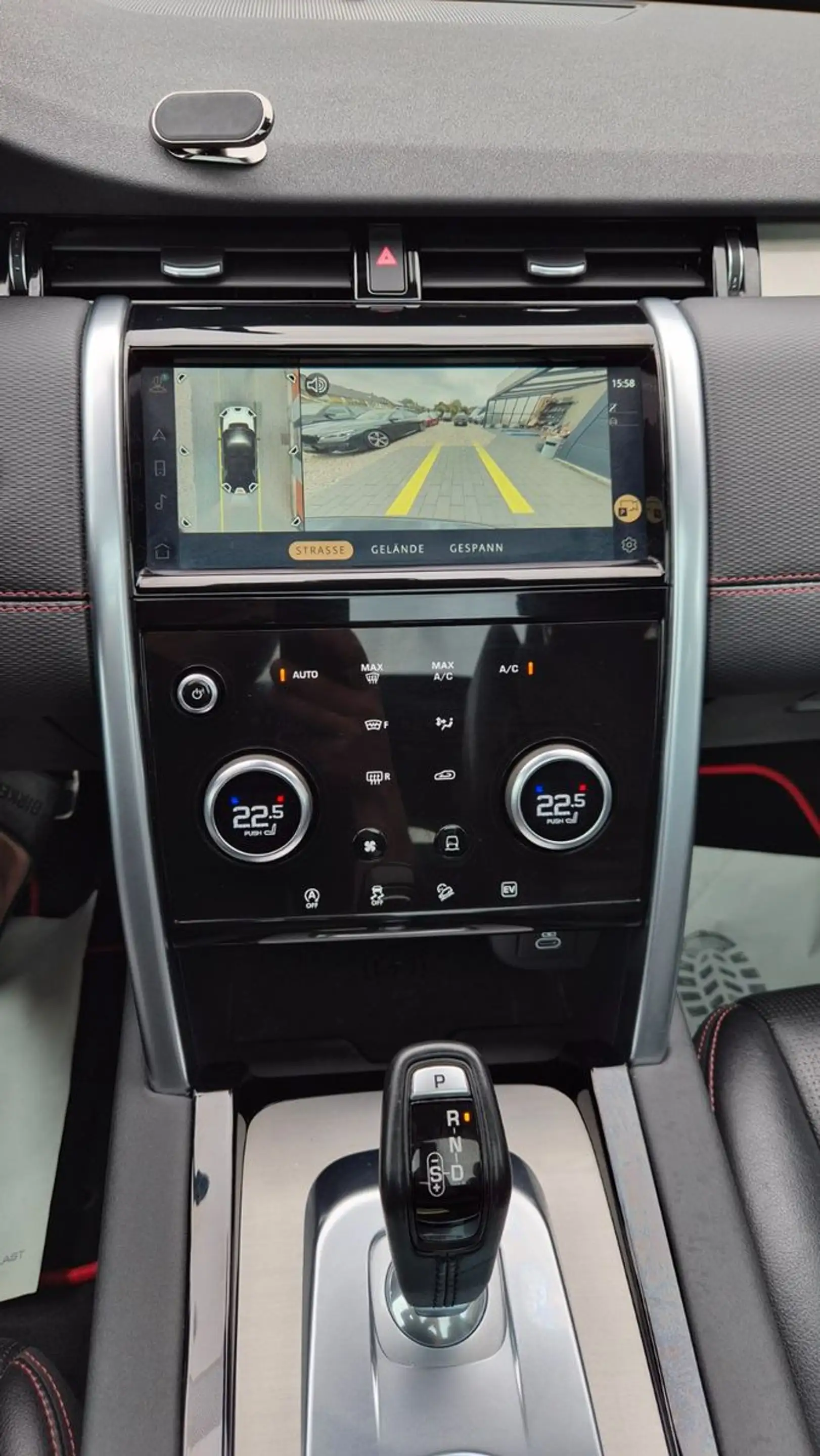 Land Rover Discovery Sport Hybrid SE AWD P300R Dynamic/PANO — photo 12