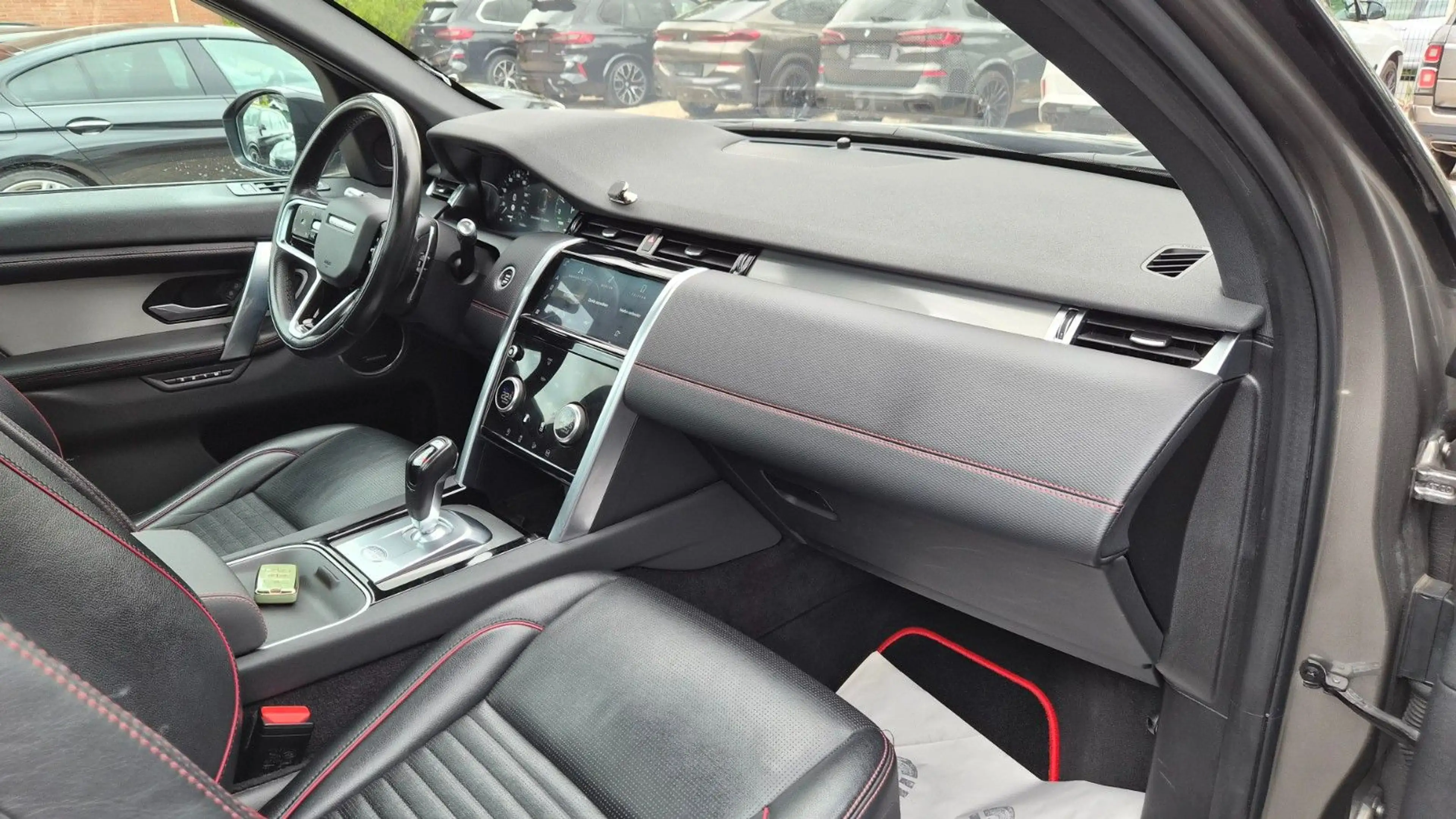 Land Rover Discovery Sport Hybrid SE AWD P300R Dynamic/PANO — photo 9