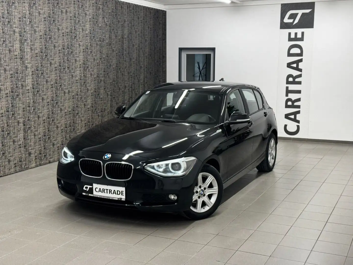 BMW 114 d Schwarz - 2