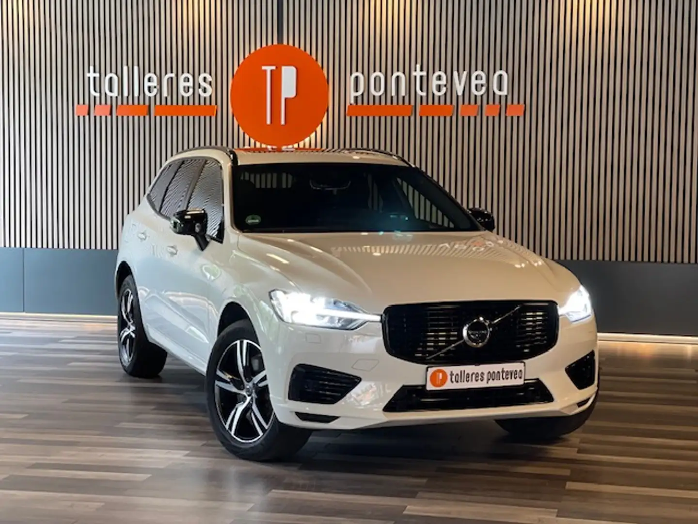 Volvo XC60 T6 Recharge R-Design Blanco - 1
