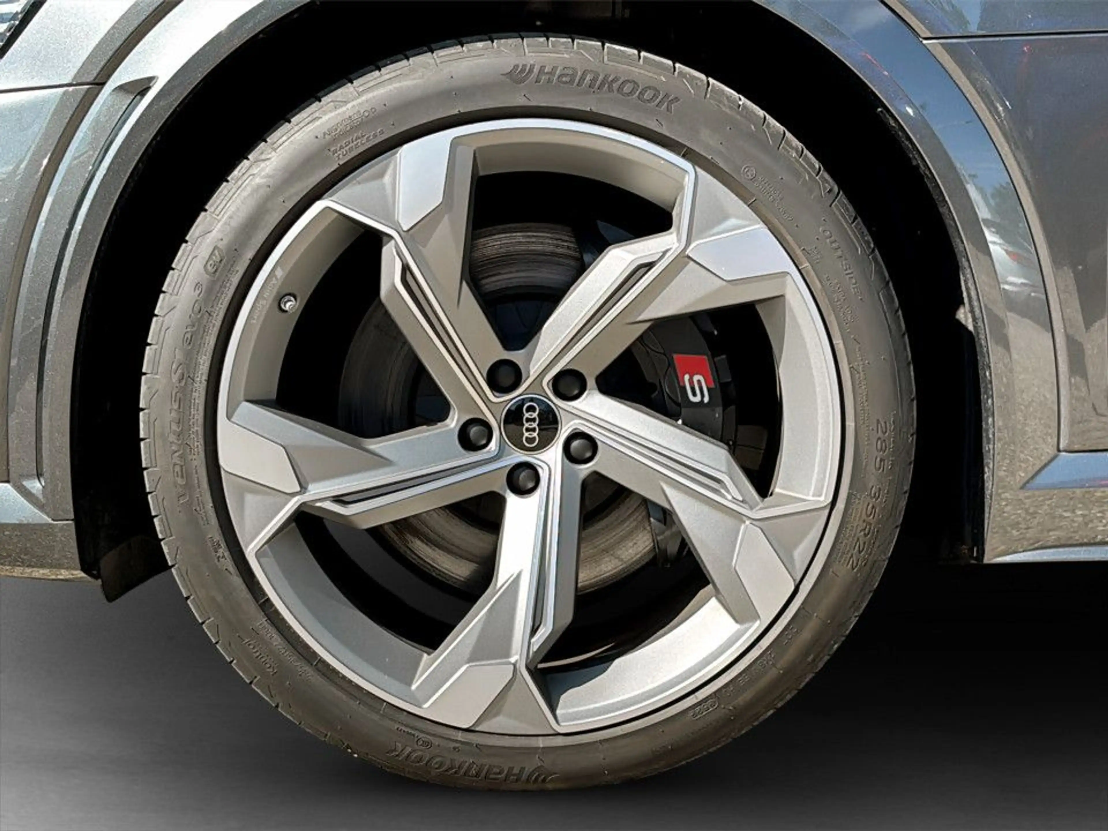 Audi SQ8 e-tron quattro MATRIX+AHK+Luft+BALD VERFÜGBAR — photo 8