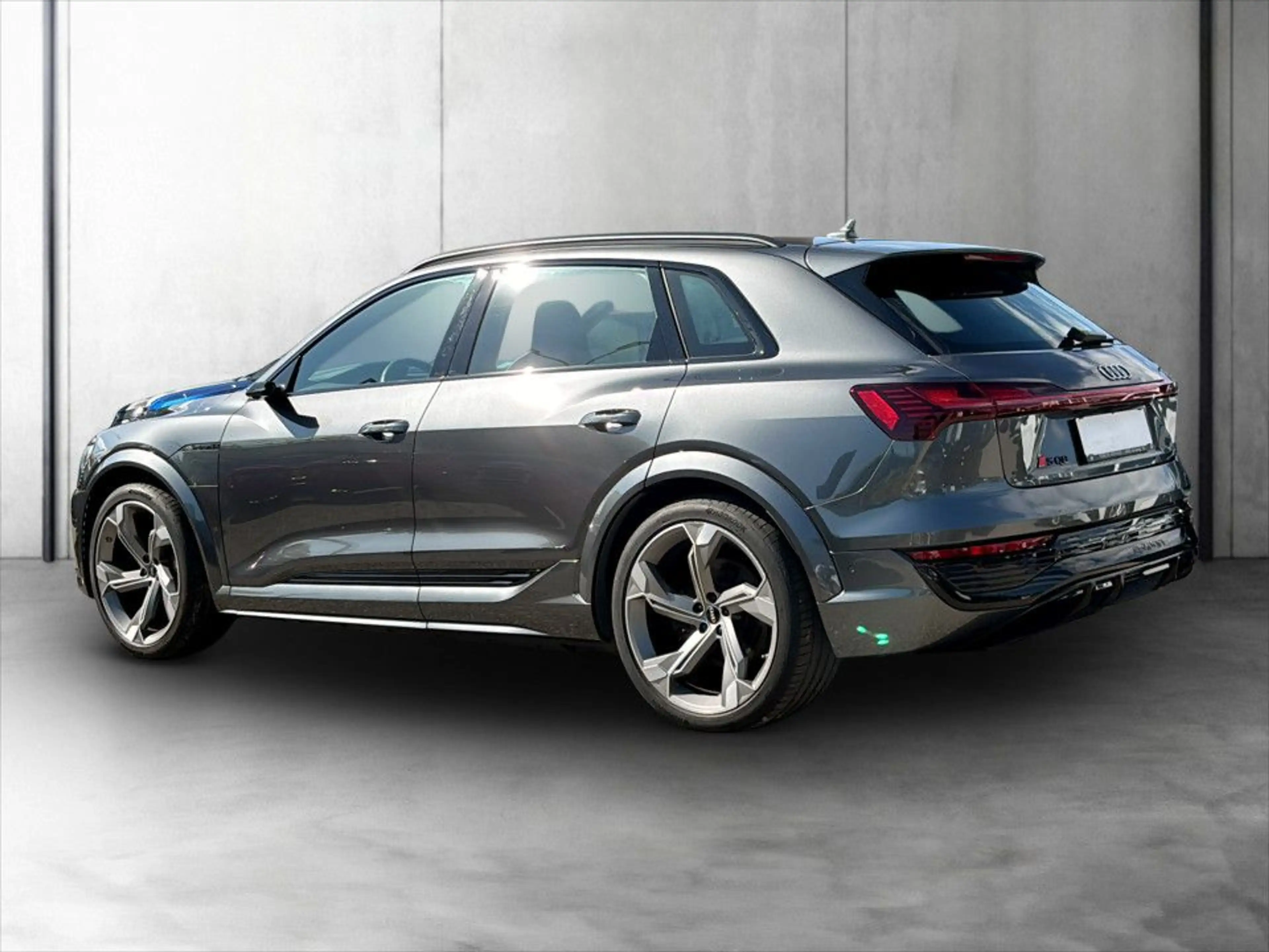 Audi SQ8 e-tron quattro MATRIX+AHK+Luft+BALD VERFÜGBAR — photo 6