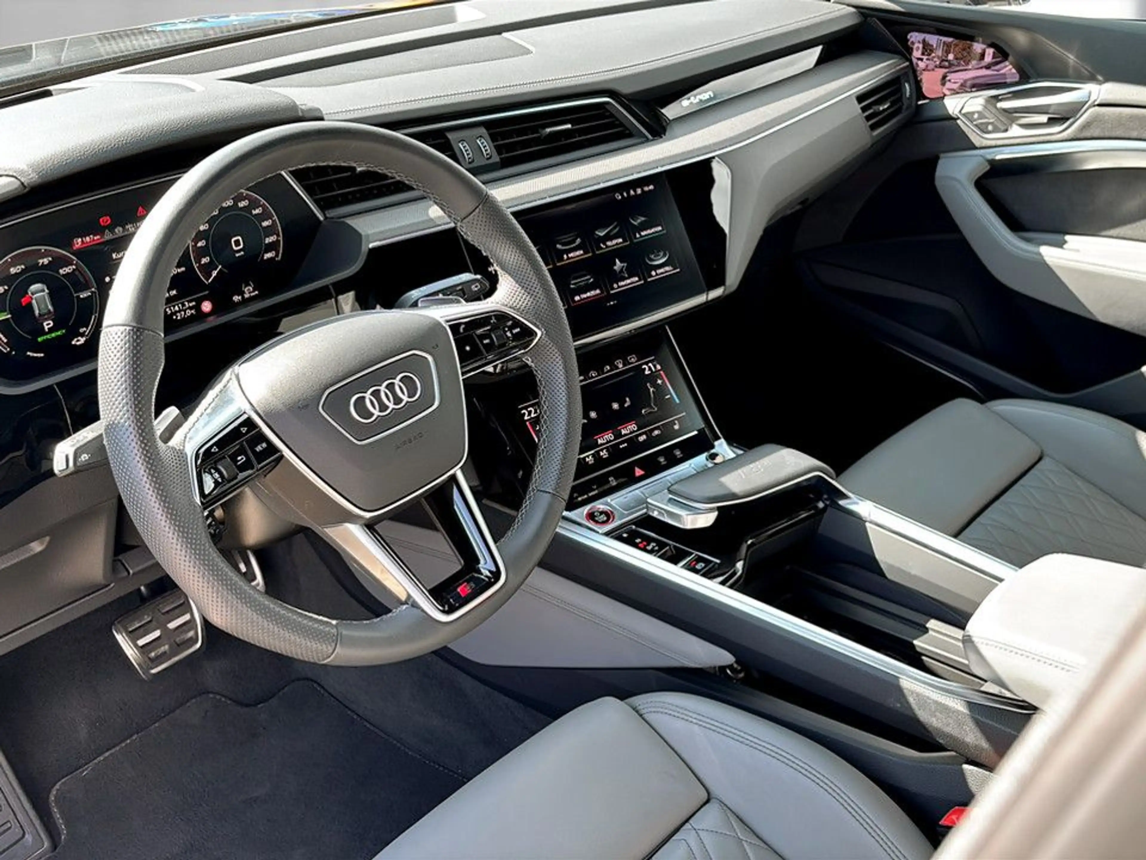 Audi SQ8 e-tron quattro MATRIX+AHK+Luft+BALD VERFÜGBAR — photo 13