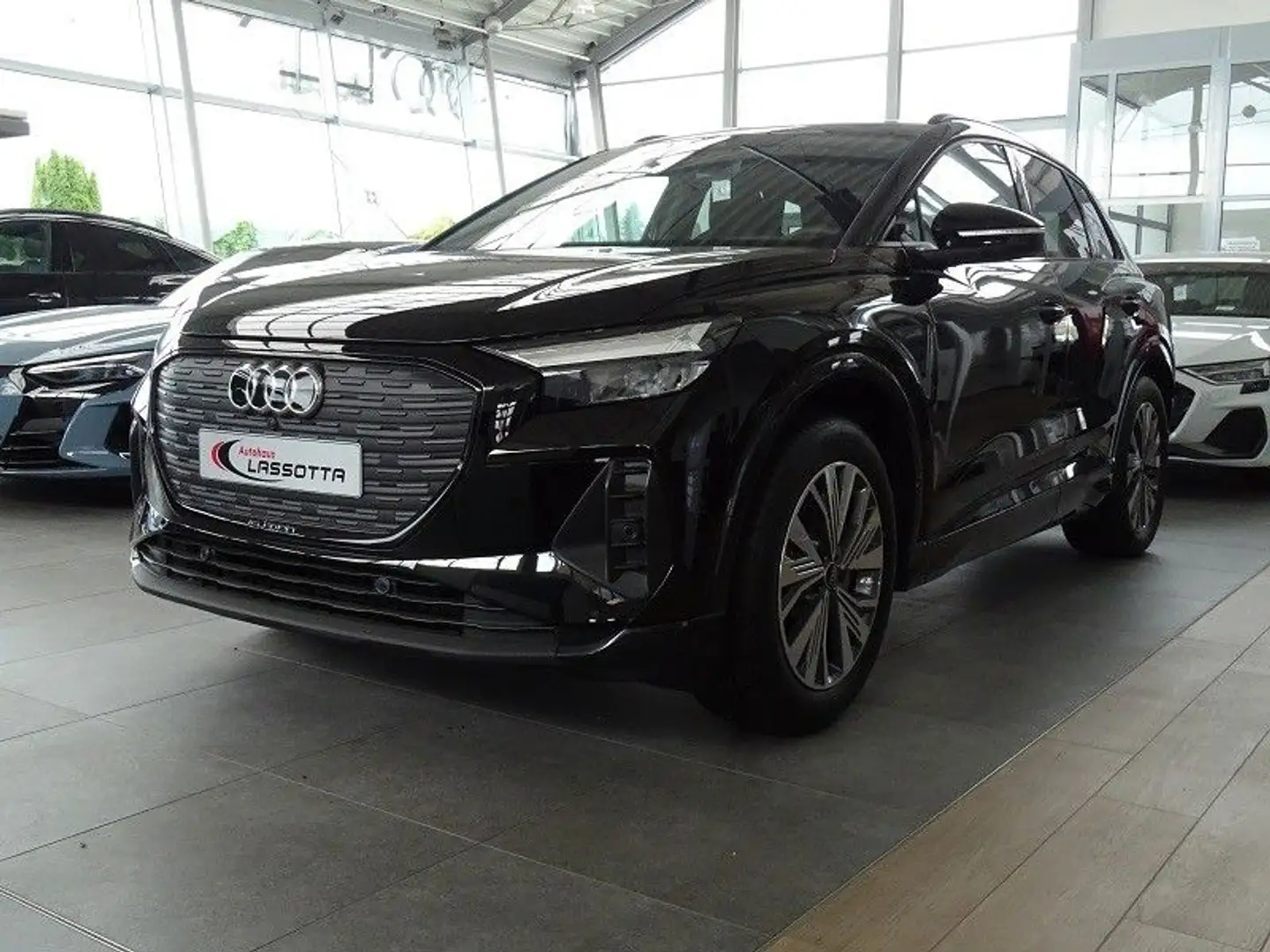 Audi Q4 40 e-tron Advanced - Komfortpaket Plus Negro - 1