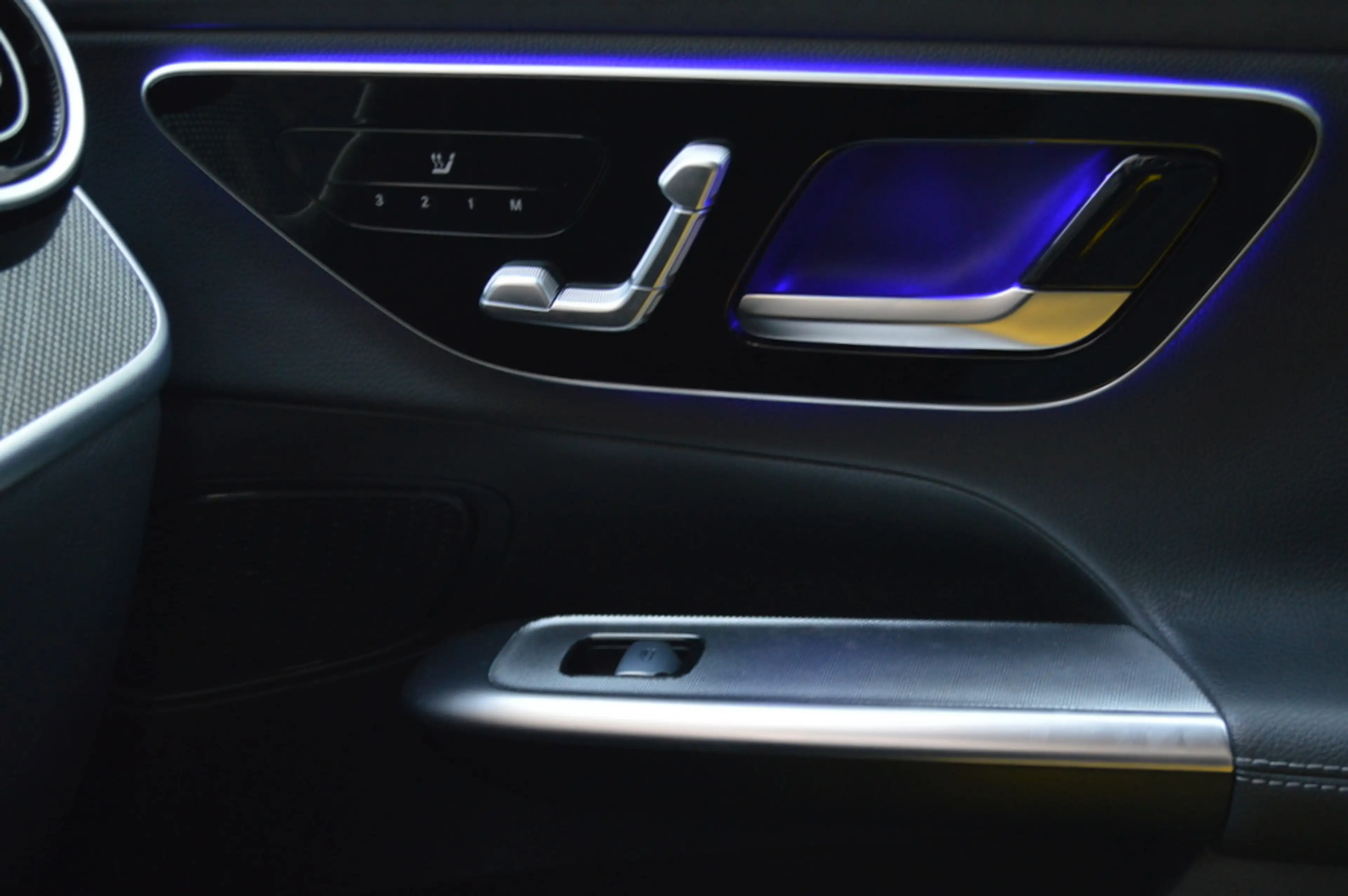 Mercedes-Benz GLC 300 300e 4MATIC AMG Led Panorama Memory Distronic Sfee — photo 26
