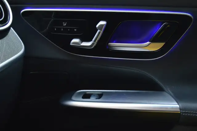 Mercedes-Benz GLC view 26