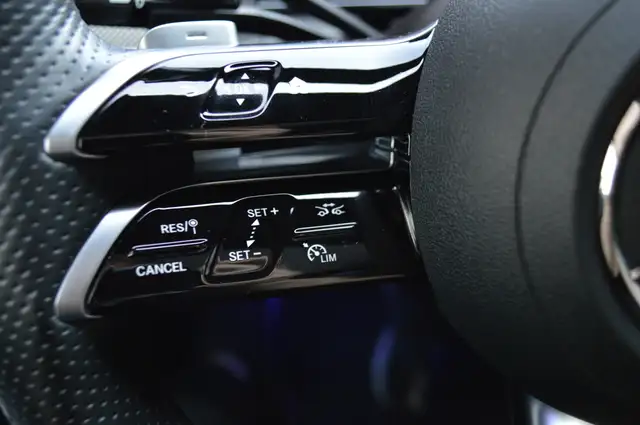 Mercedes-Benz GLC view 14