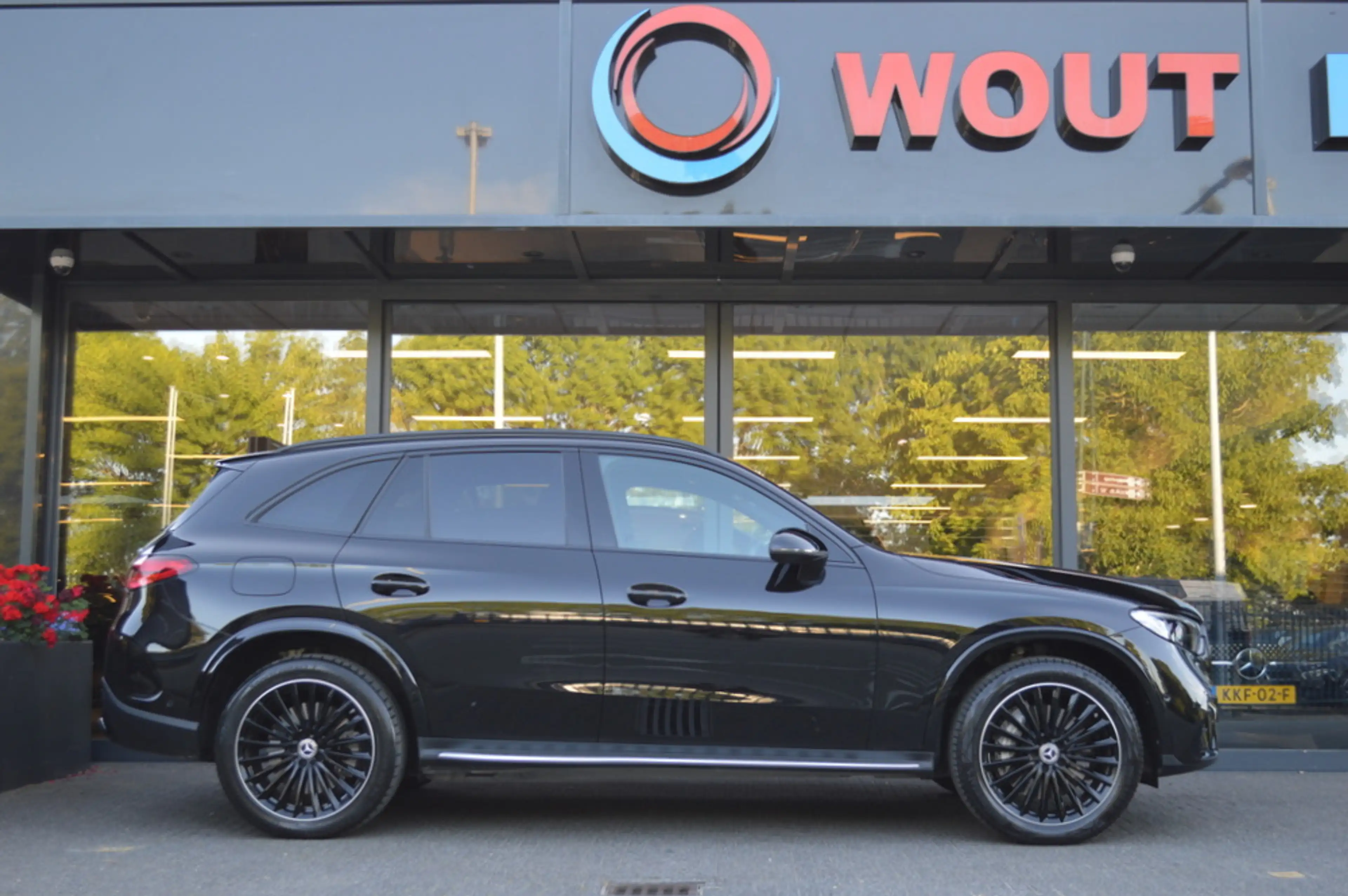 Mercedes-Benz GLC 300 300e 4MATIC AMG Led Panorama Memory Distronic Sfee — photo 7