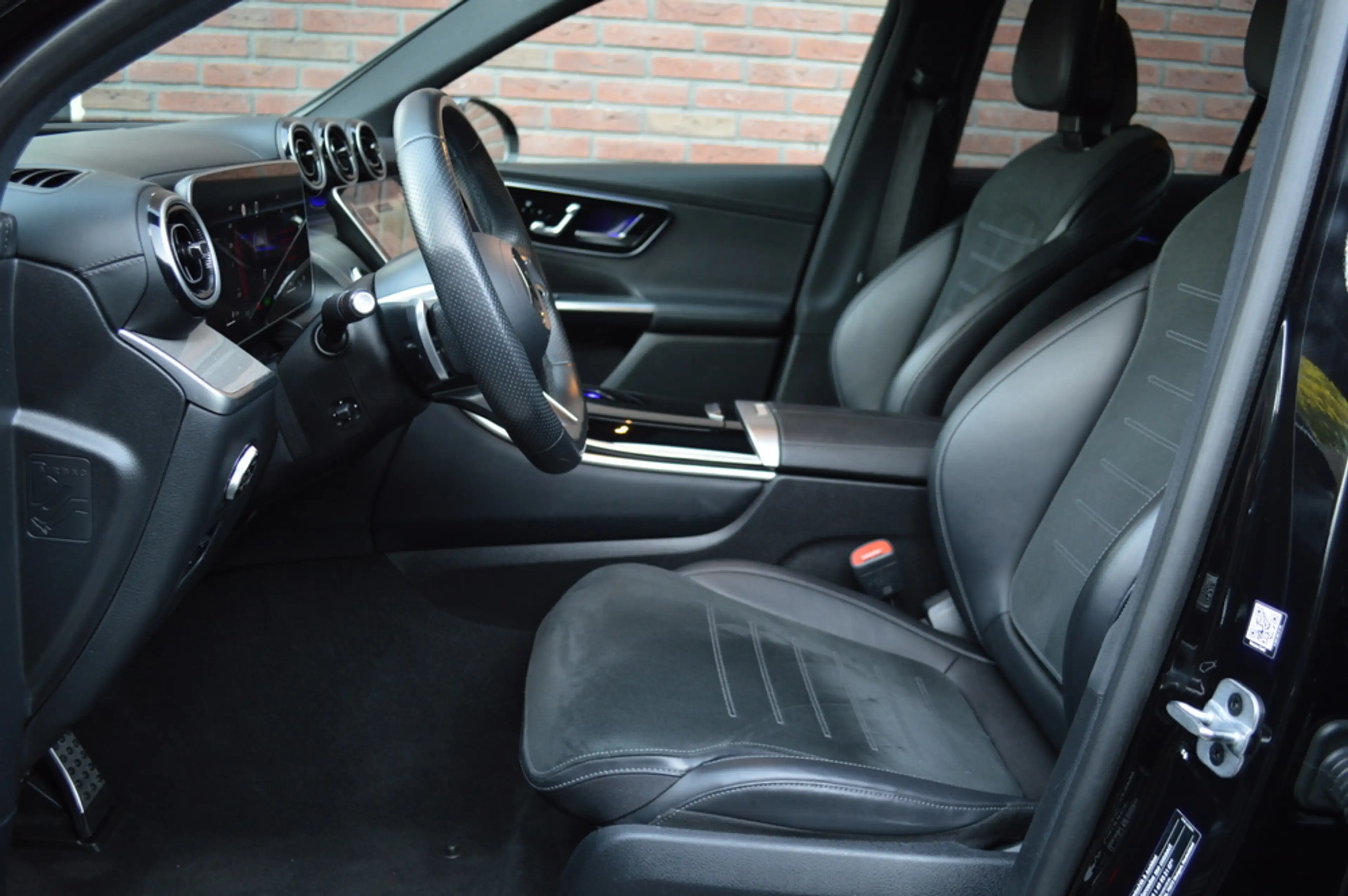 Mercedes-Benz GLC 300 300e 4MATIC AMG Led Panorama Memory Distronic Sfee — photo 9