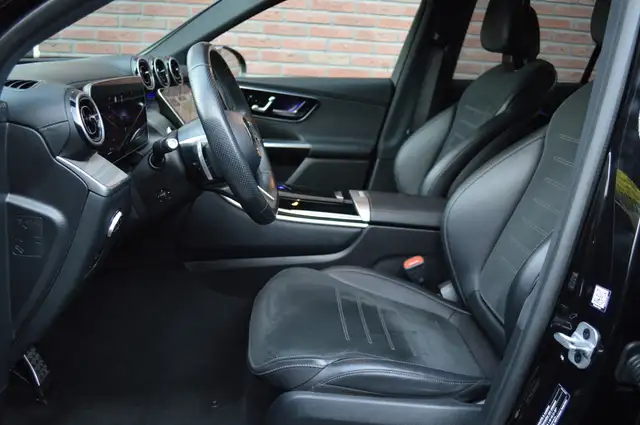 Mercedes-Benz GLC view 9