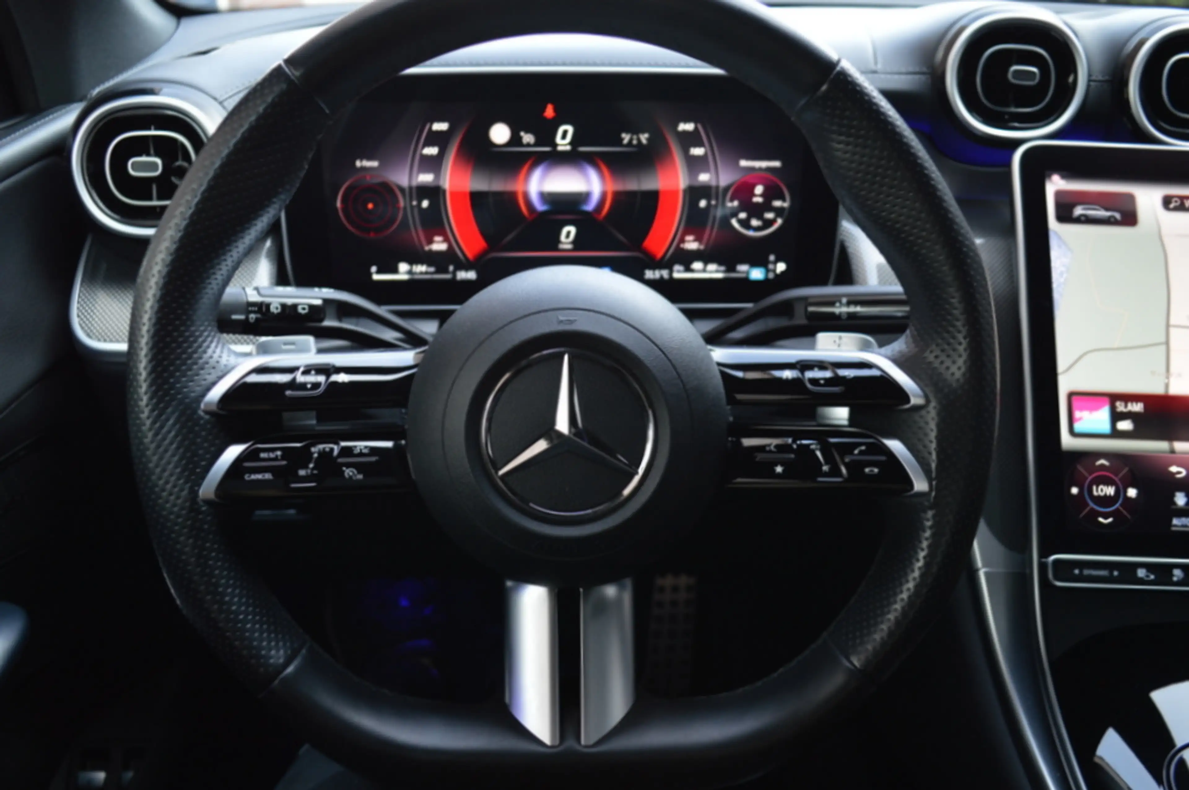 Mercedes-Benz GLC 300 300e 4MATIC AMG Led Panorama Memory Distronic Sfee — photo 13