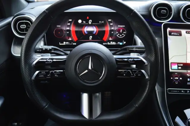 Mercedes-Benz GLC view 13