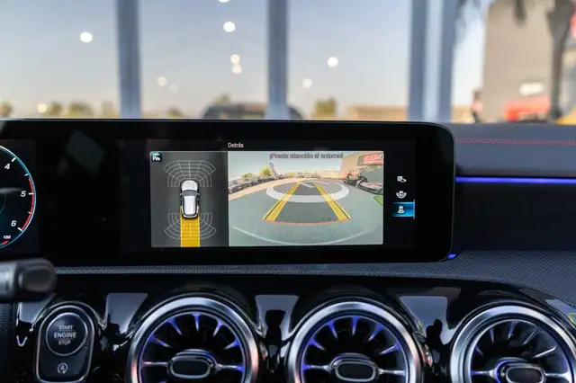 Mercedes-Benz Cla view 11