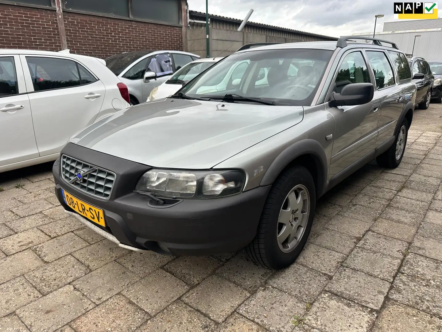 Volvo XC70 2.5 T Comfort Line Vert - 1
