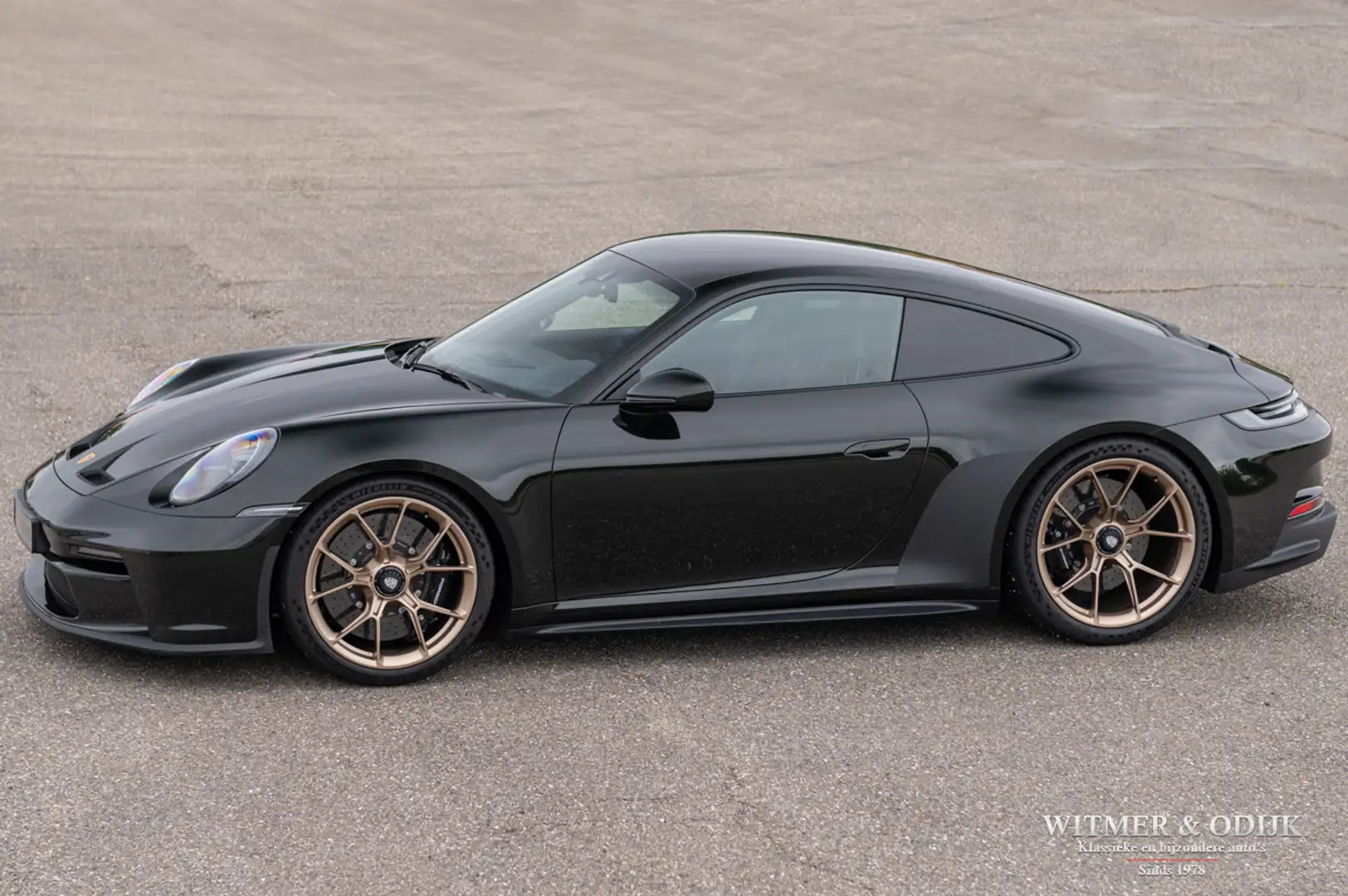 Porsche 992 4.0 GT3 Touring Dark Olive Met. 8.000km Verde - 1