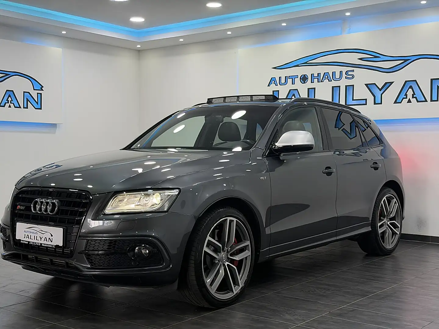 Audi SQ5 3,0 TDI competition quattro, MEMORY, AHK,PANO,A... Grau - 2