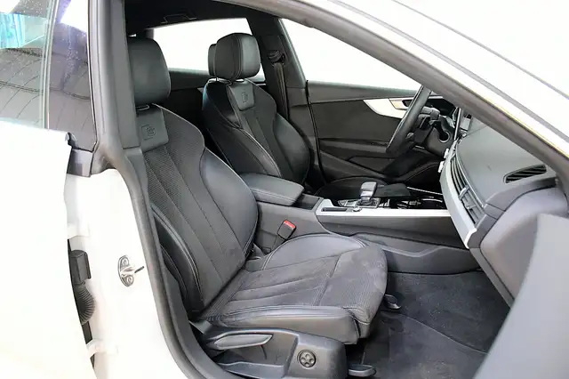 Audi A5 view 4