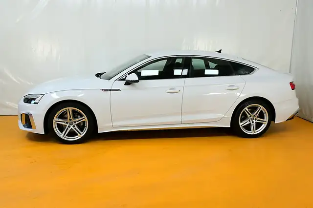 Audi A5 view 7