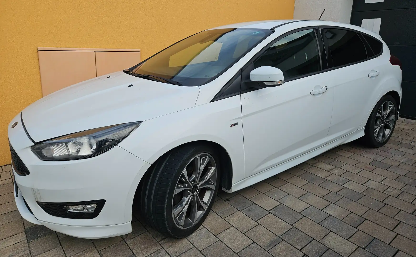 Ford Focus Focus 1,0 EcoBoost ST-Line ST-Line Weiß - 2