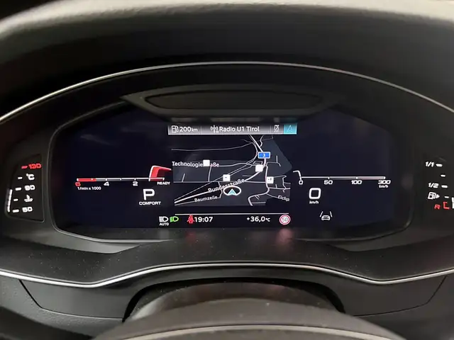 Audi A6 view 13
