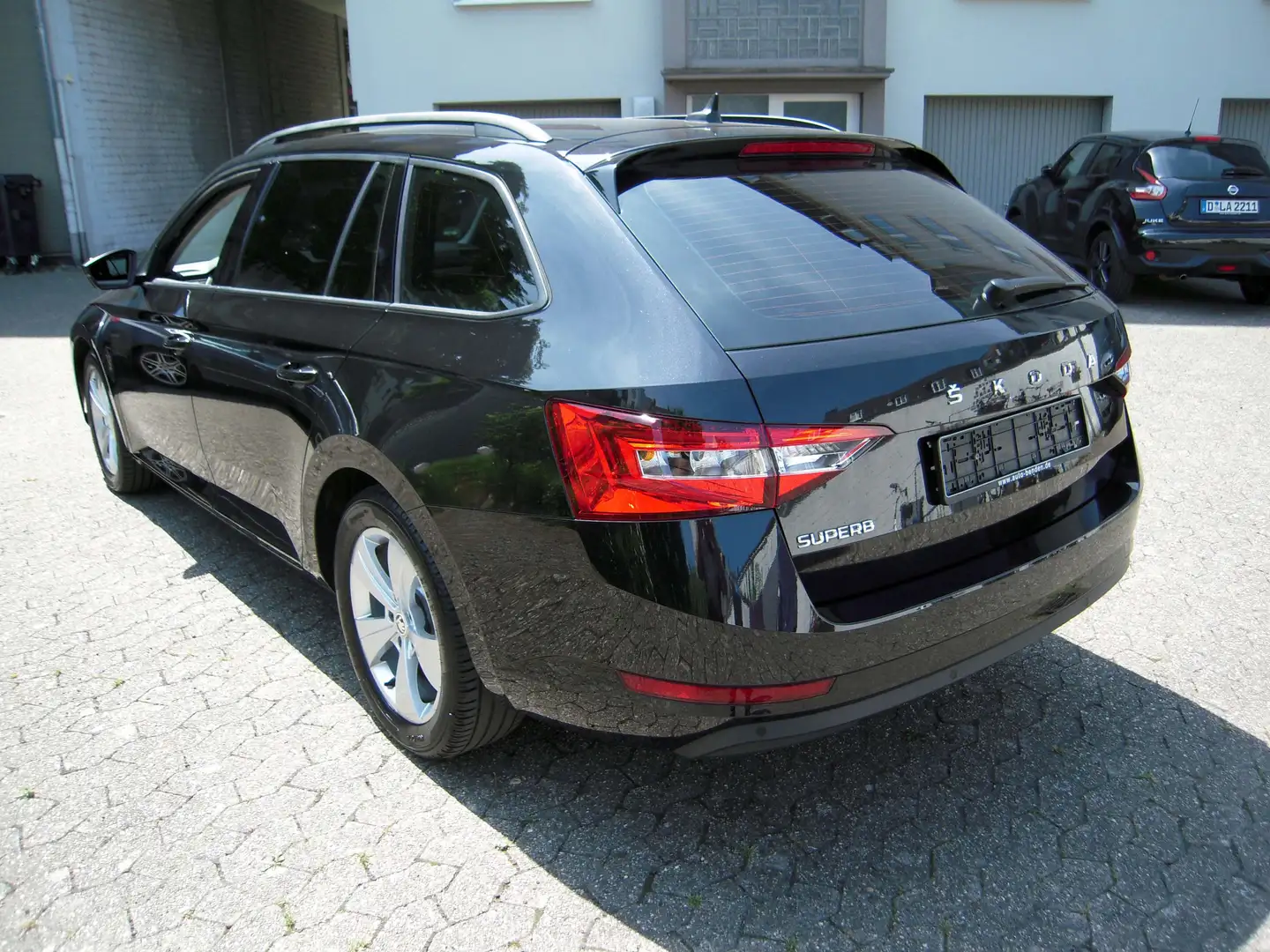 Skoda Superb Active Guter Zustand Inzahlungnahme möglich!! Schwarz - 2