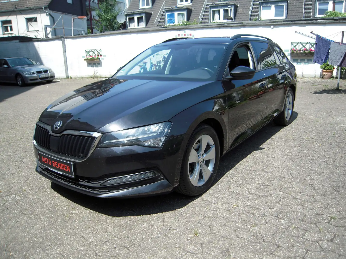 Skoda Superb Active Guter Zustand Inzahlungnahme möglich!! Schwarz - 1