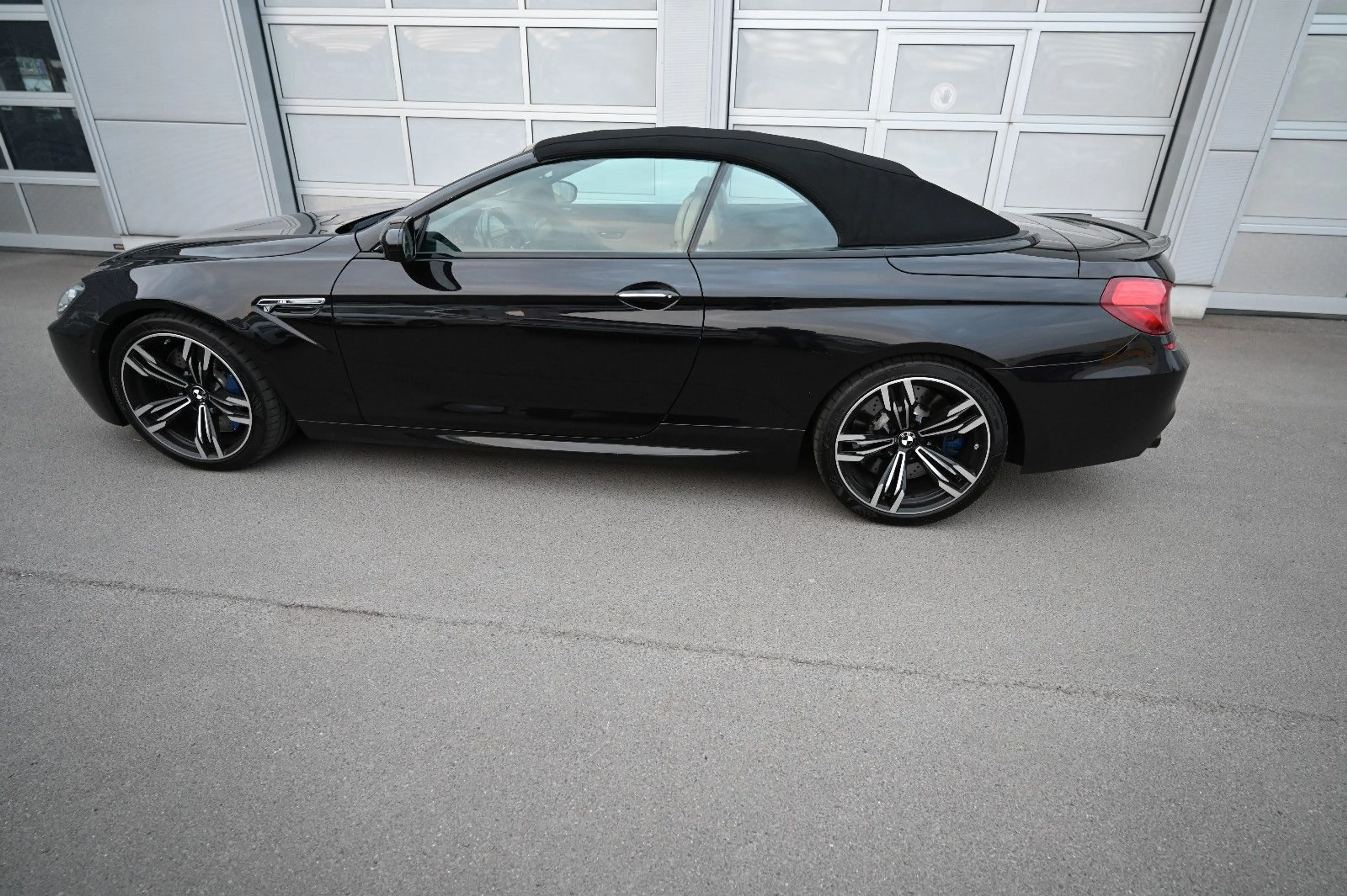 BMW M6 Baureihe M6 Cabrio -D- Fahrzeug gepflegt — photo 4