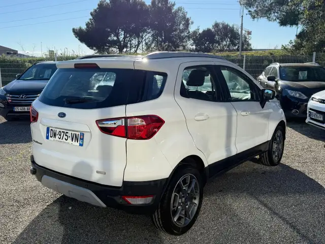 Ford Ecosport view 3