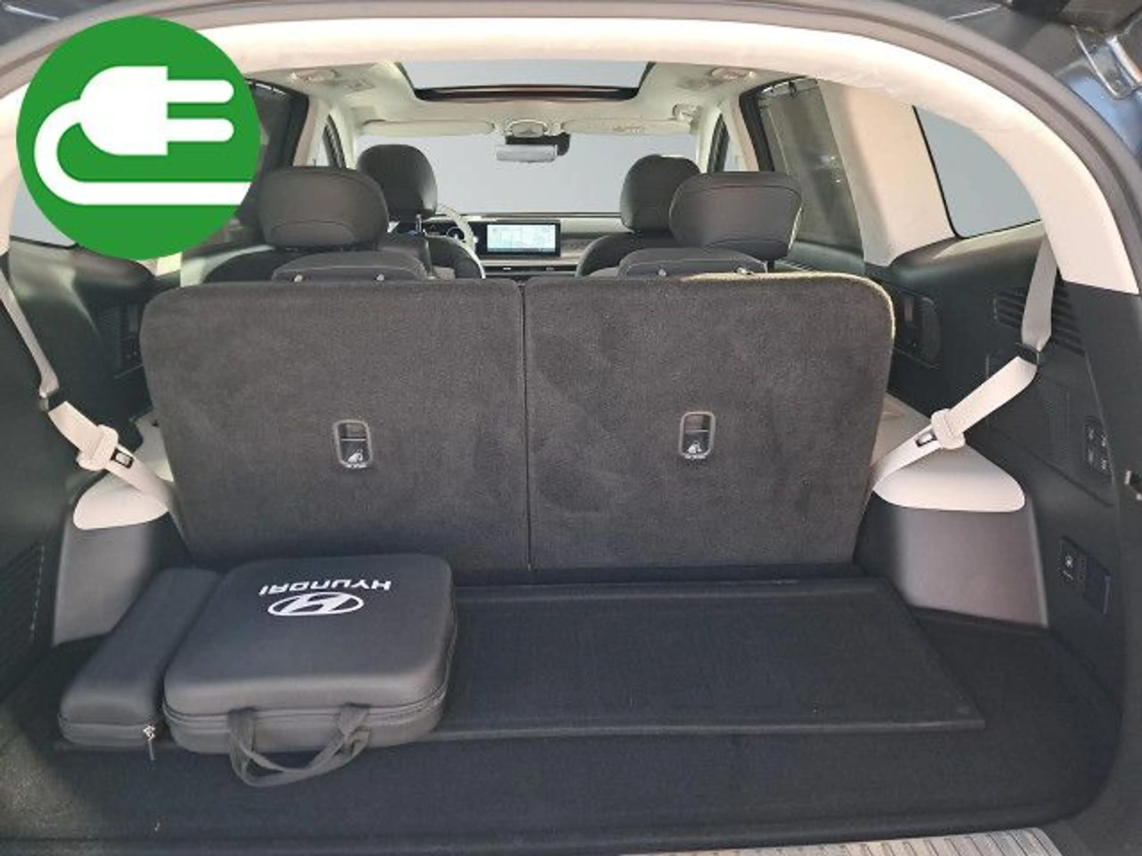 Hyundai IONIQ 9 UNIQ Panoramadach 4WD 110 kWh Batterie LED — photo 11