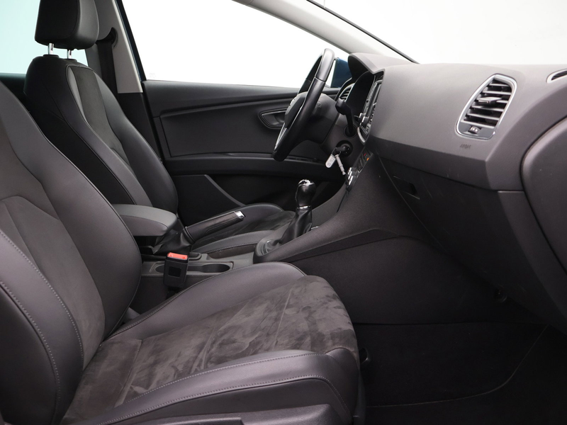 SEAT Leon Leon TSI 110PK *LEDER*ALCANTARA*CRUISE*NAVI*PDC*DAB RADIO*BLTH*...* — photo 4