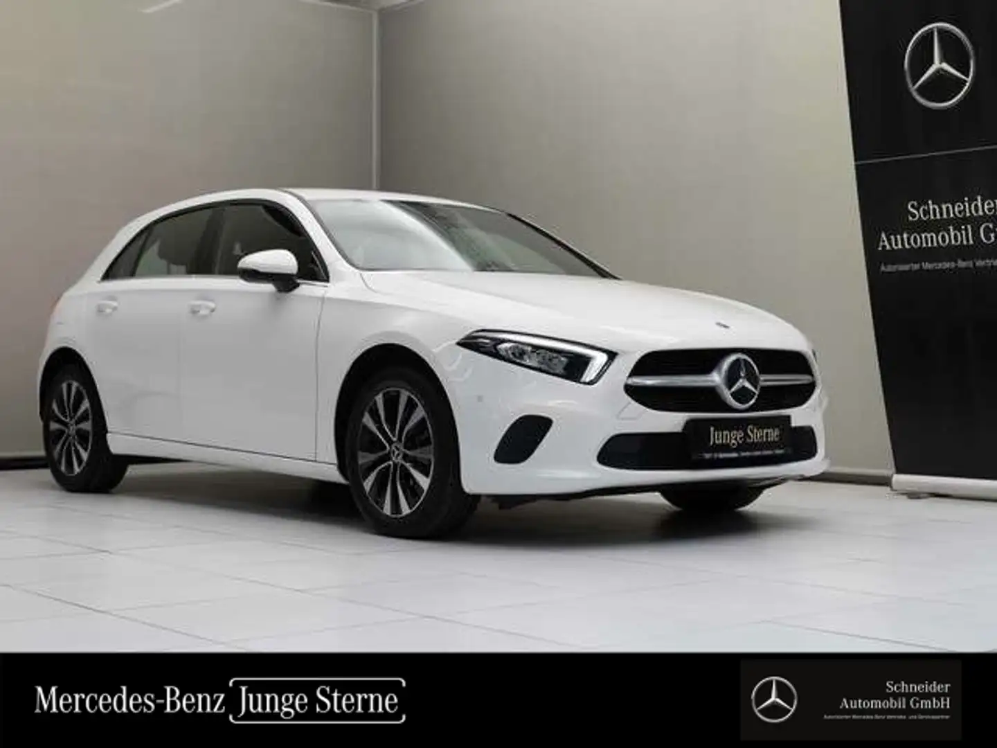 Mercedes-Benz A 250 e Kompaktlimousine SpurH Navi KlimaA LED Weiß - 1