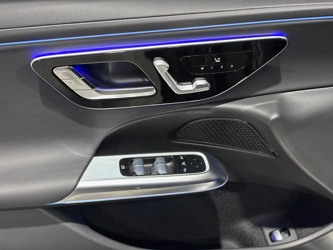 Mercedes-Benz E-Class AVANTGARDE *AUT.*DISTRONIC PRO*KEYLESS*360'CAMERA*MEMORY*, миниатюра 23