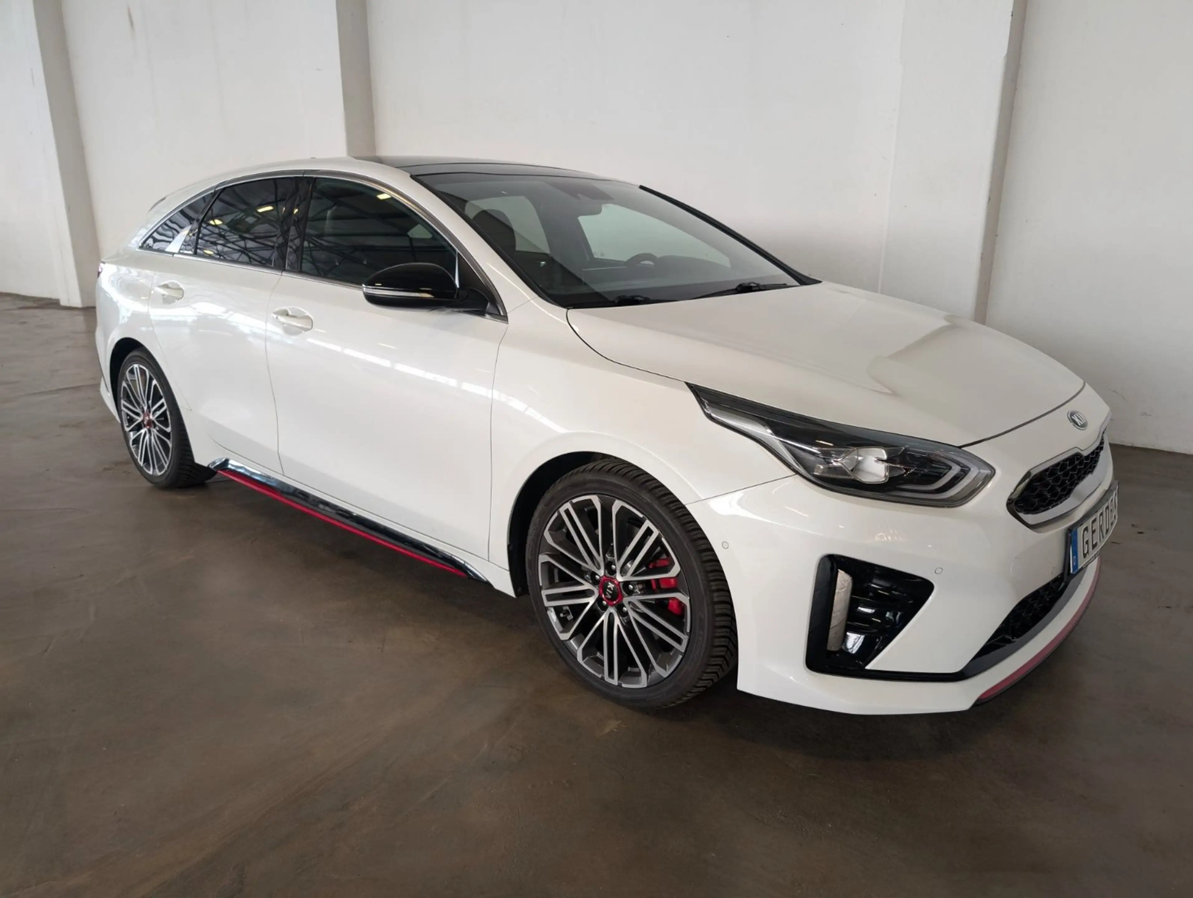 Kia ProCeed / pro_cee'd 1.6 T-GDi GT — photo 6
