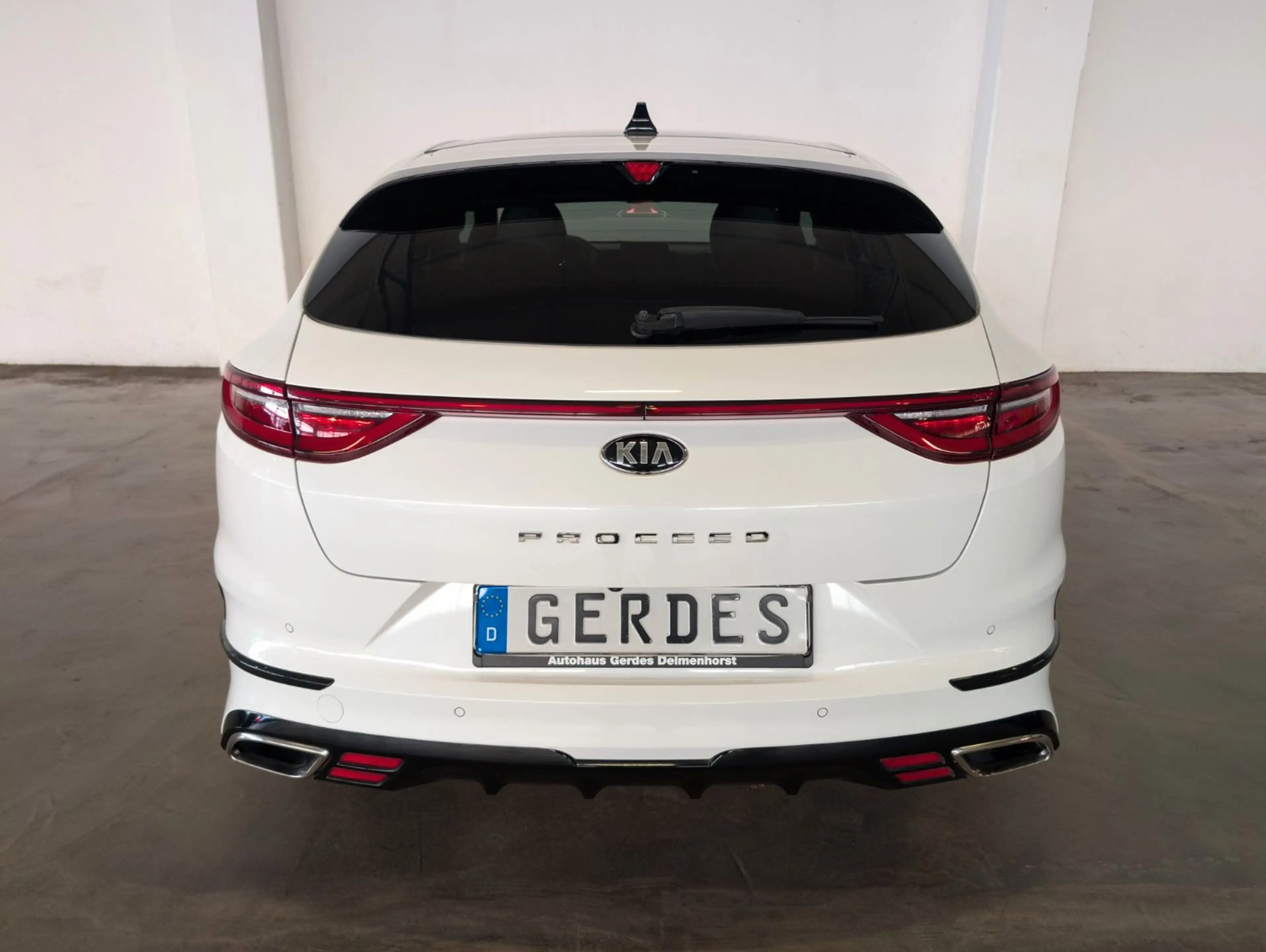 Kia ProCeed / pro_cee'd 1.6 T-GDi GT — photo 10