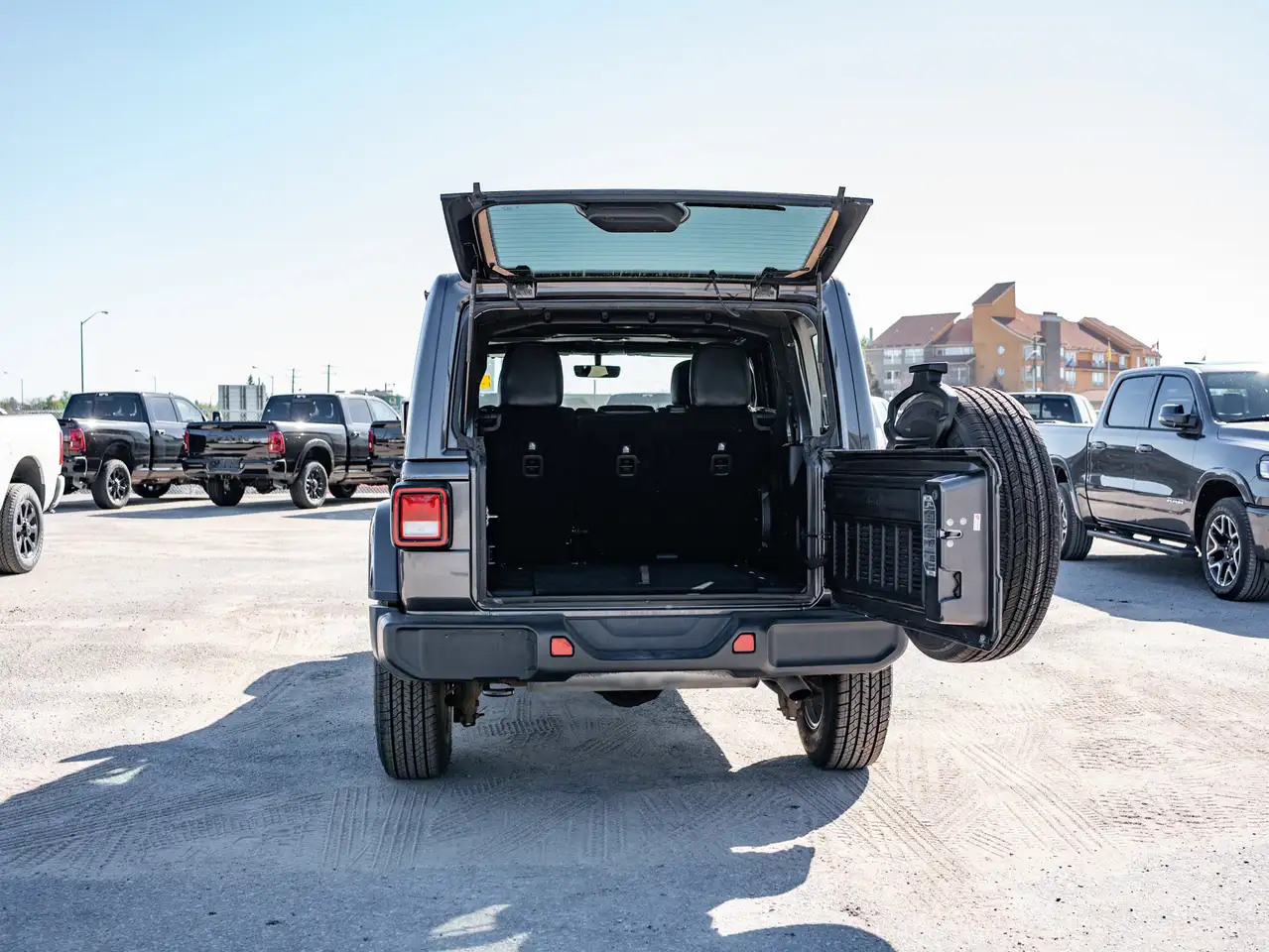 Jeep Wrangler снимка Jeep Wrangler