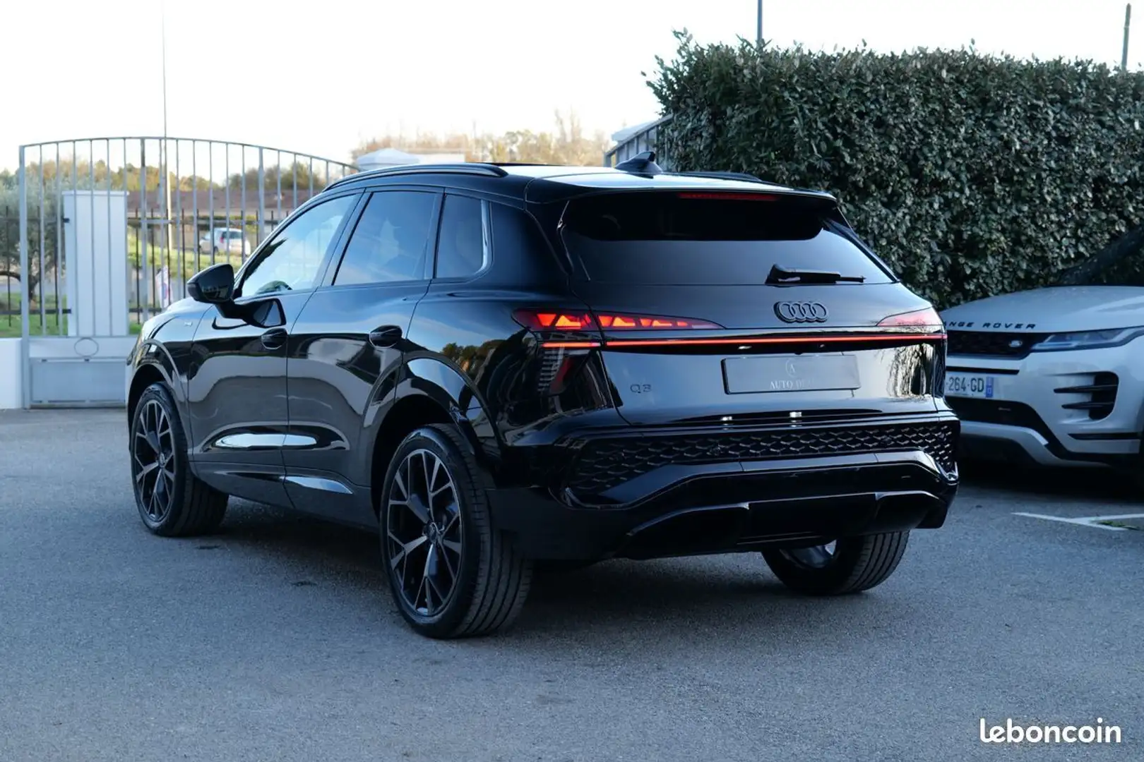 Audi Q3 2026 2.0 tdi 150 ch s line tronic 7 garantie 5 ans noir mythic dispo stock Schwarz - 2