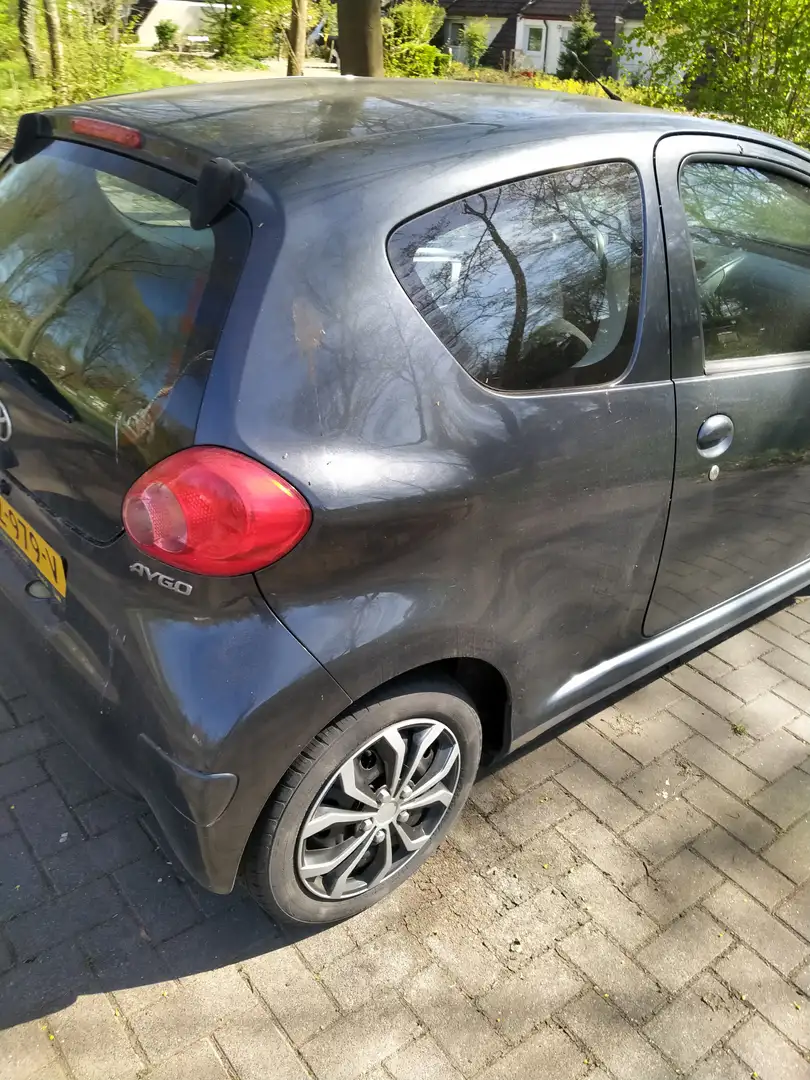 Toyota Aygo Aygo 1.0-12V Gris - 2