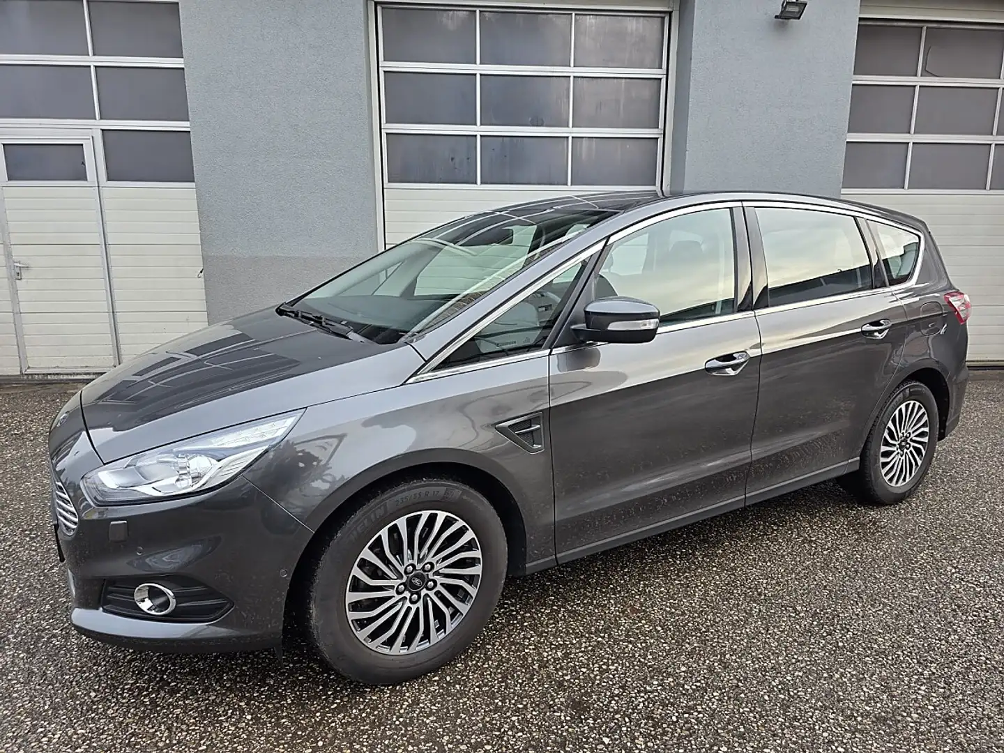 Ford S-Max S-MAX Titanium 2.0 EcoBlue Aut. *7-SITZER* Grau - 1