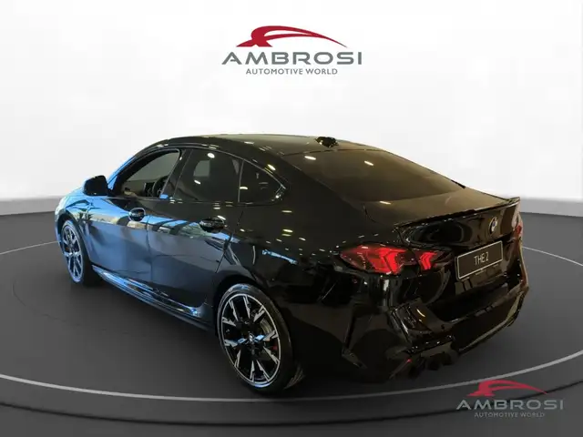 BMW 2 Series view 3