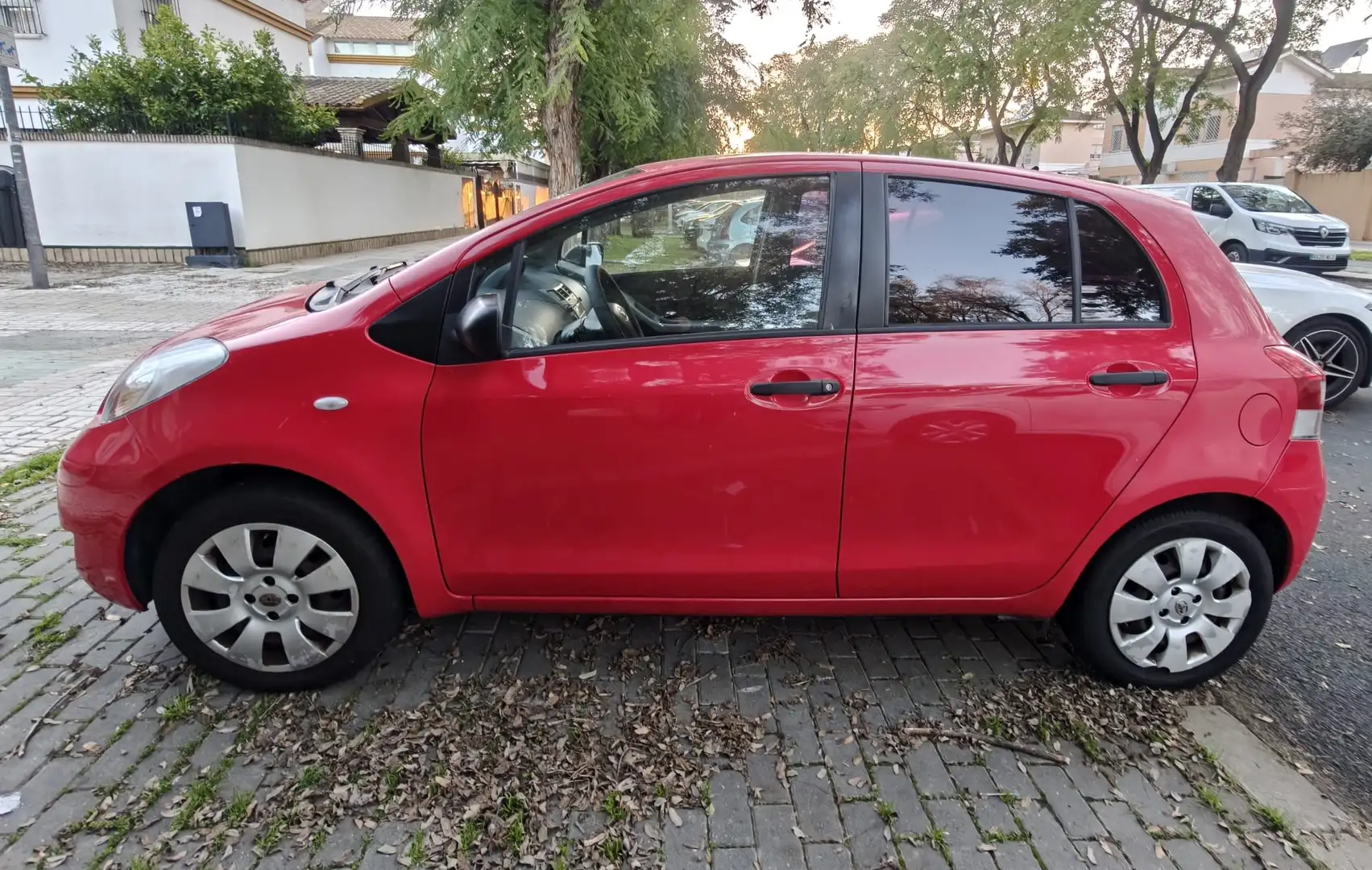 Toyota Yaris Yaris 1.0 VVT-i Live Live Rojo - 2