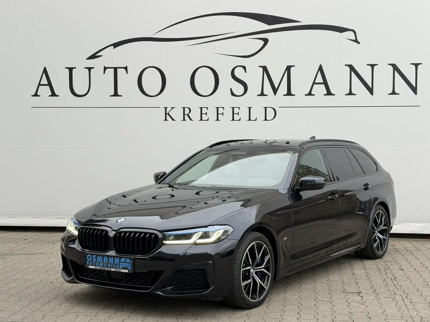 BMW 540 d xDrive Touring Aut. M Sport NP:104.080€ Noir - 1