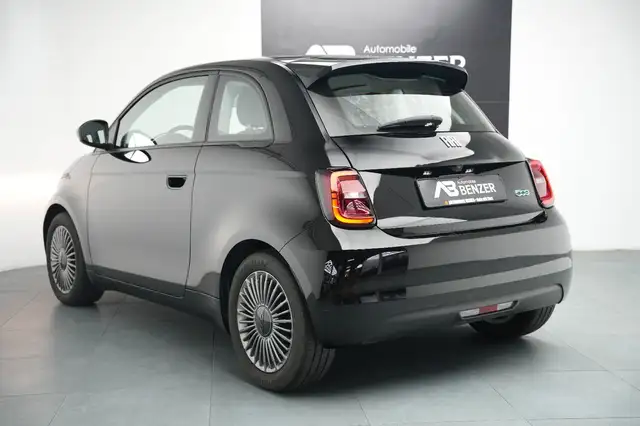 Fiat 500e view 7