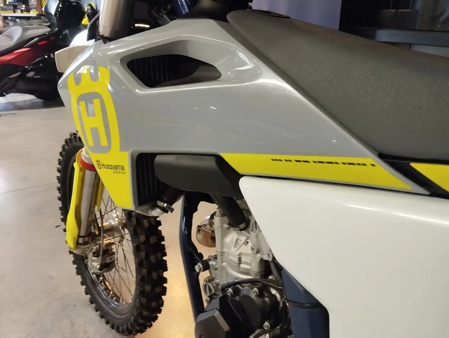 Husqvarna FC 250 Blanc - 2