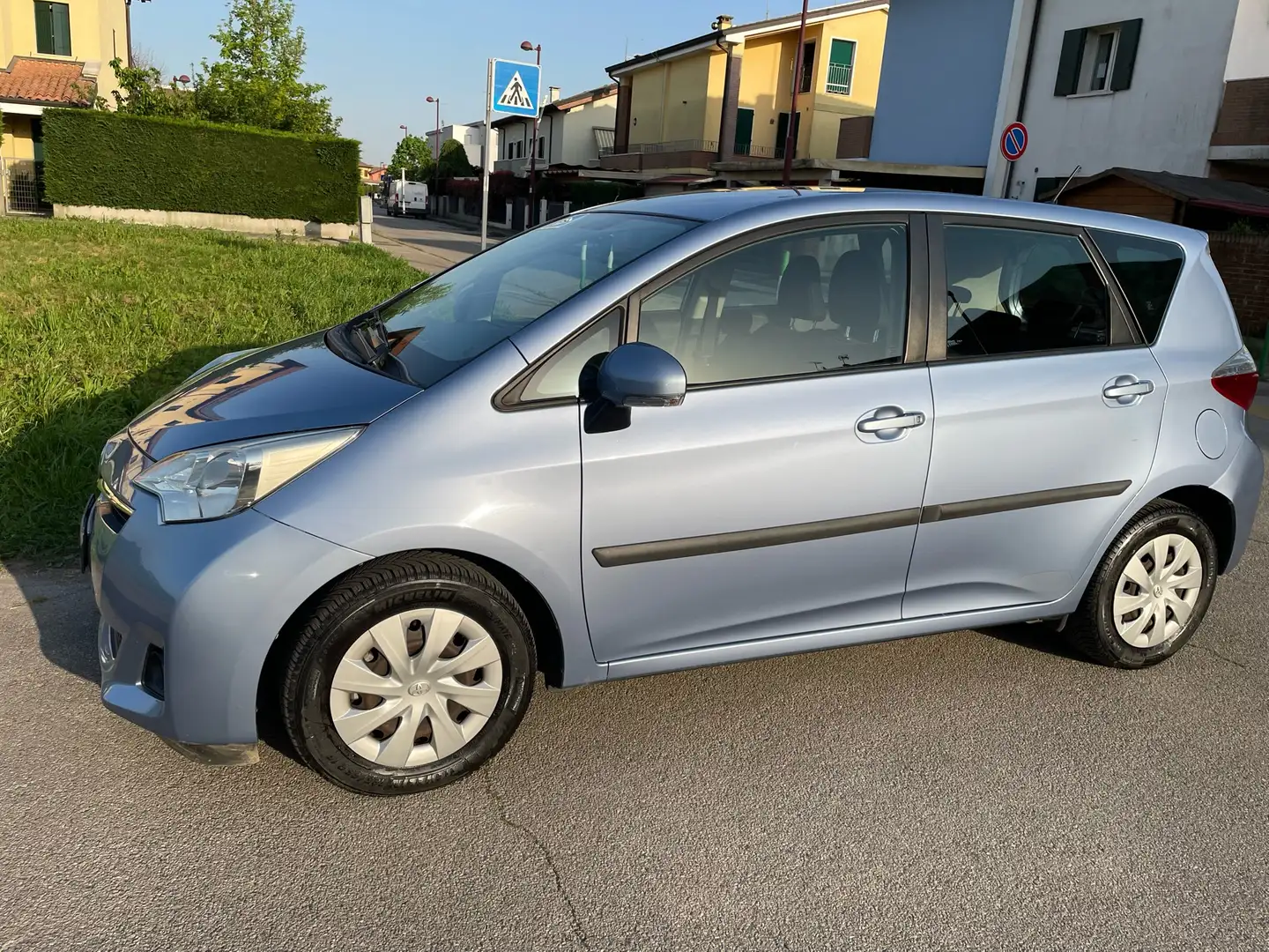 Toyota Verso-S 1.3 AUTOMATICO CVT Active Bleu - 1