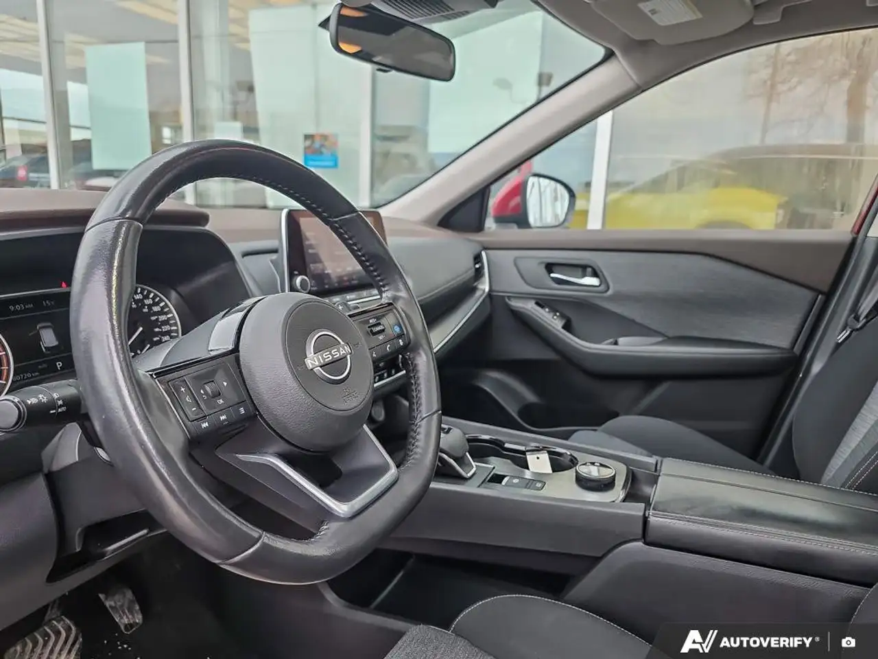 Nissan Rogue снимка Nissan Rogue